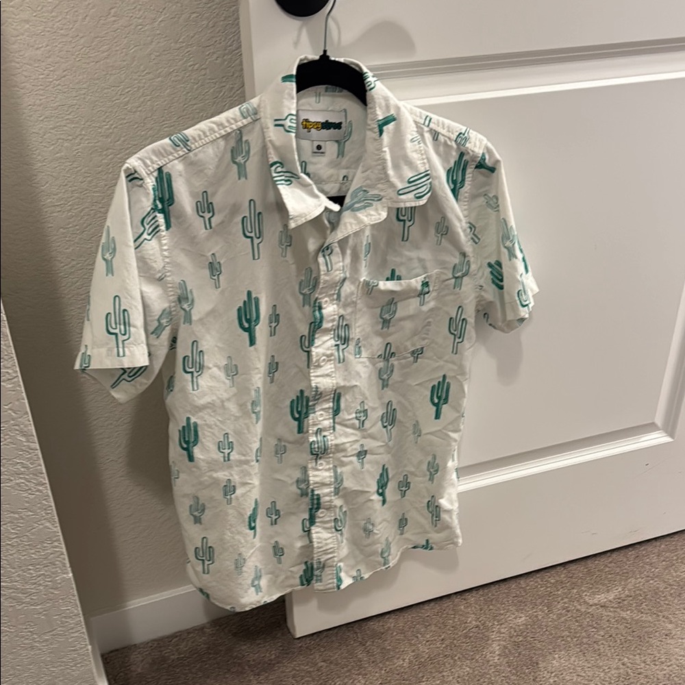 Men’s button down Cactus Print Short Sleeve Shirt